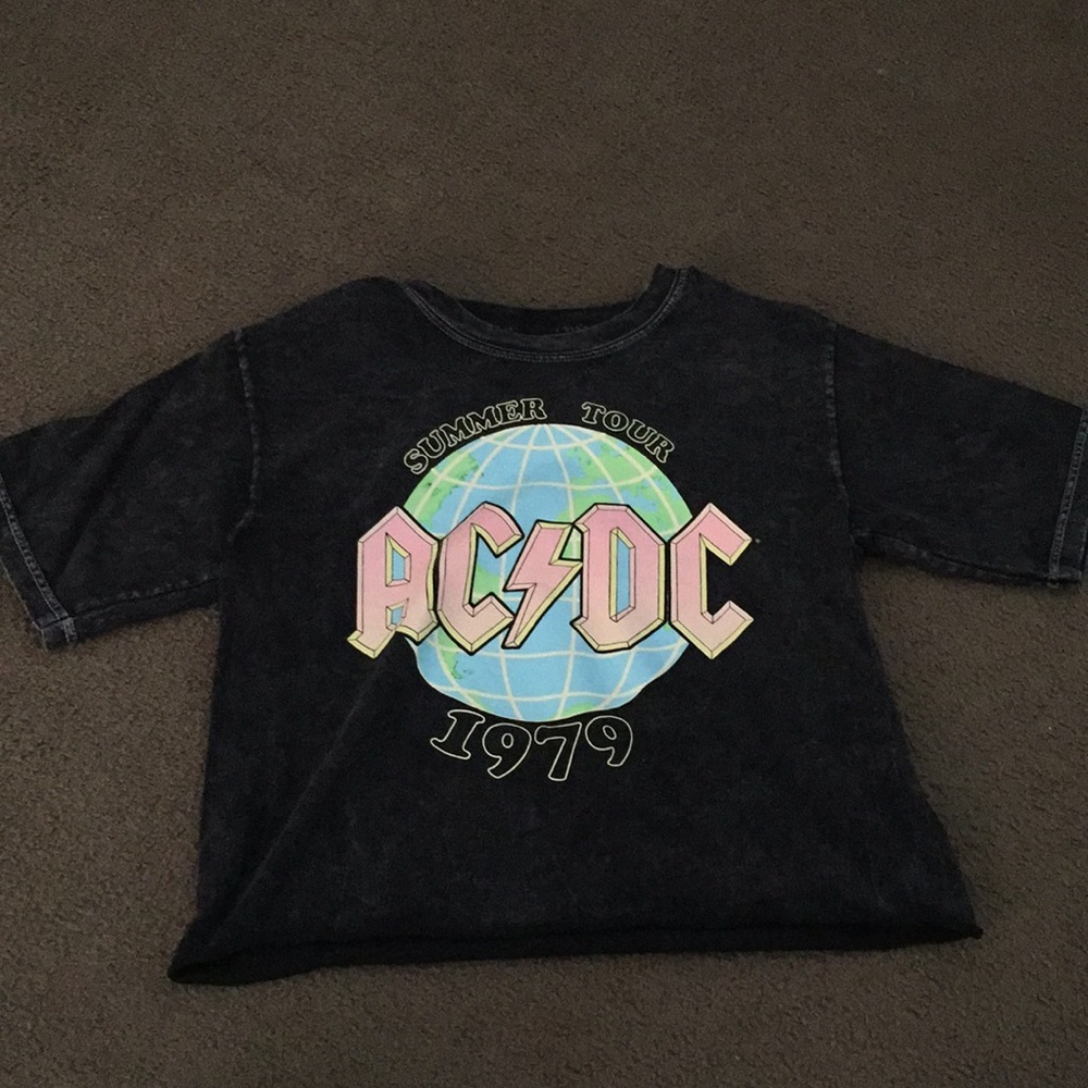 cropped t shirt